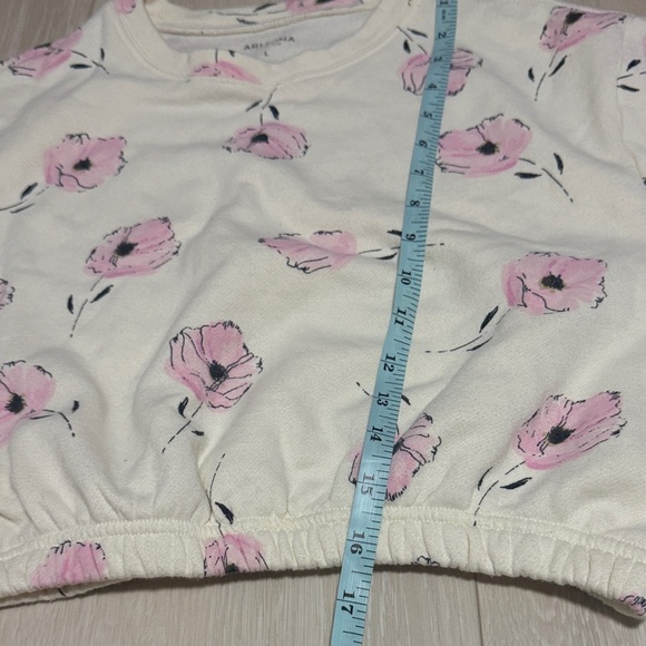 Arizona Jean Company Floral Top And High Waist Shorts in Pink and Cream Set - Picture 6 of 9